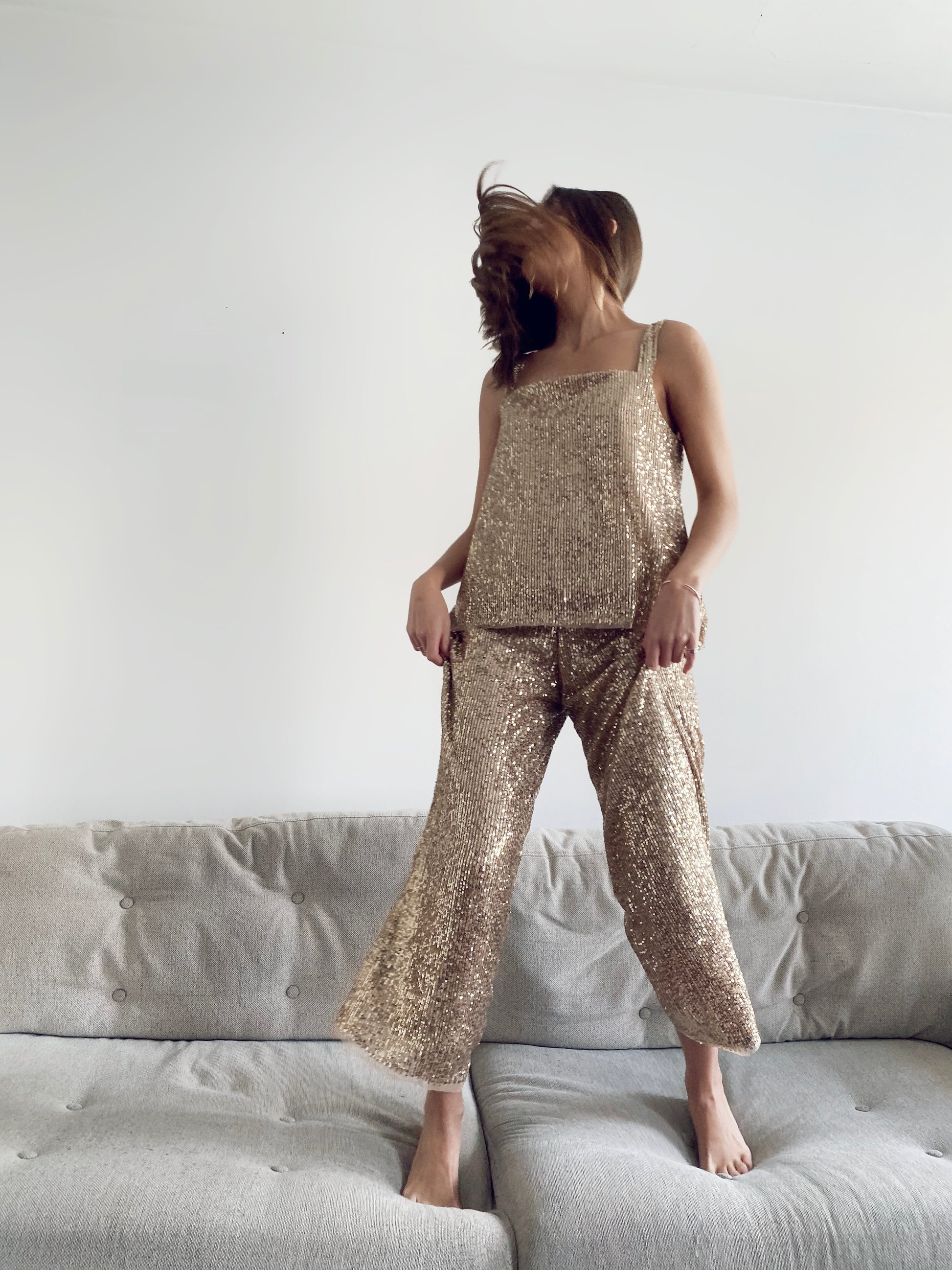 9776 - BRIA - SEQUINS GOLDEN PANTS -BYOU by Patricia Gouveia
